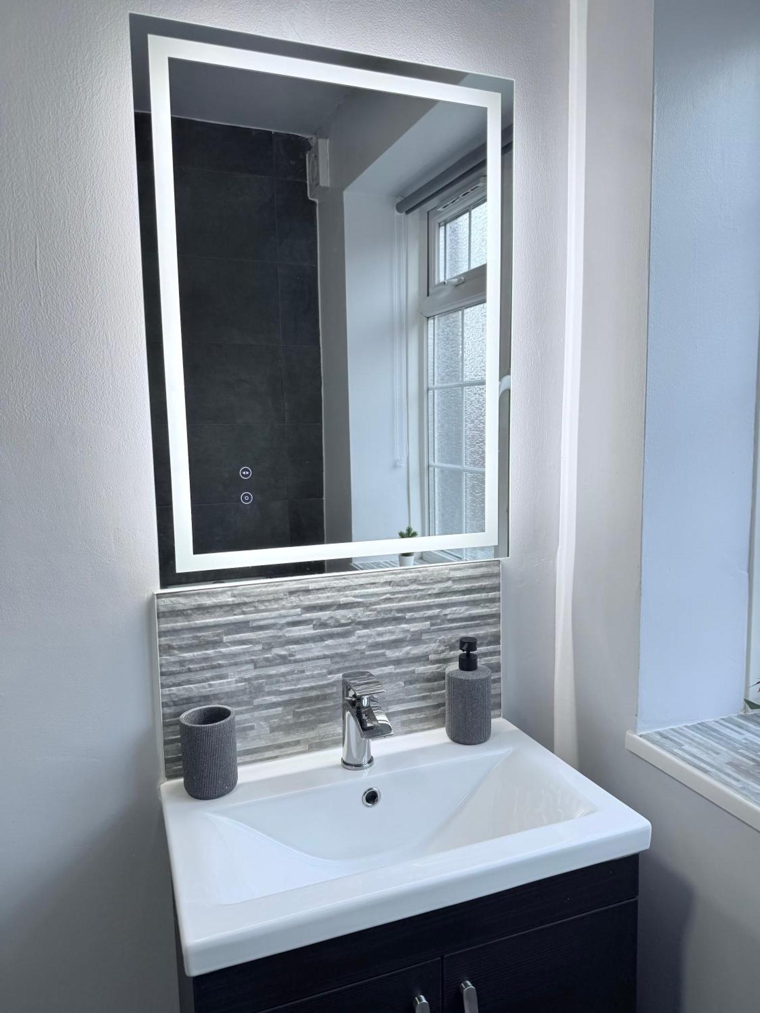 Staylondon - Sleeps 6 With Free Parking - Tourist, Concerts & Matches Londres Exterior foto